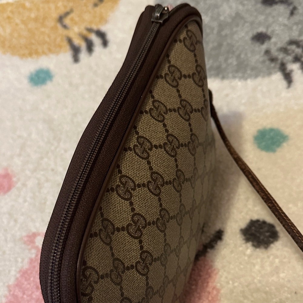 Gucci Beige and Brown GG Vintage Crossbody Bag - Picture 9 of 17